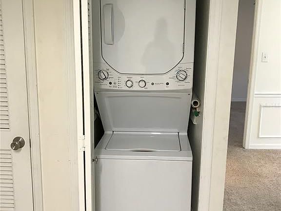 5th image of 1000 W Horatio St APT 119