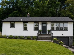 20 Manito Ave, Oakland, NJ 07436