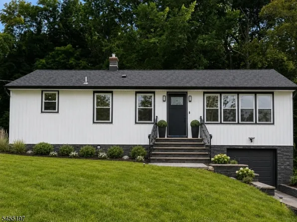 20 Manito Ave, Oakland Boro, NJ 07436