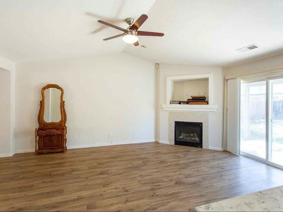 2nd image of 2130 W Hampton Dr