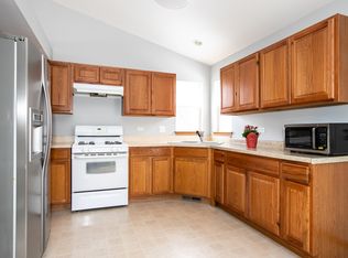 1006 Joshua Tree Dr, Harvard, IL 60033