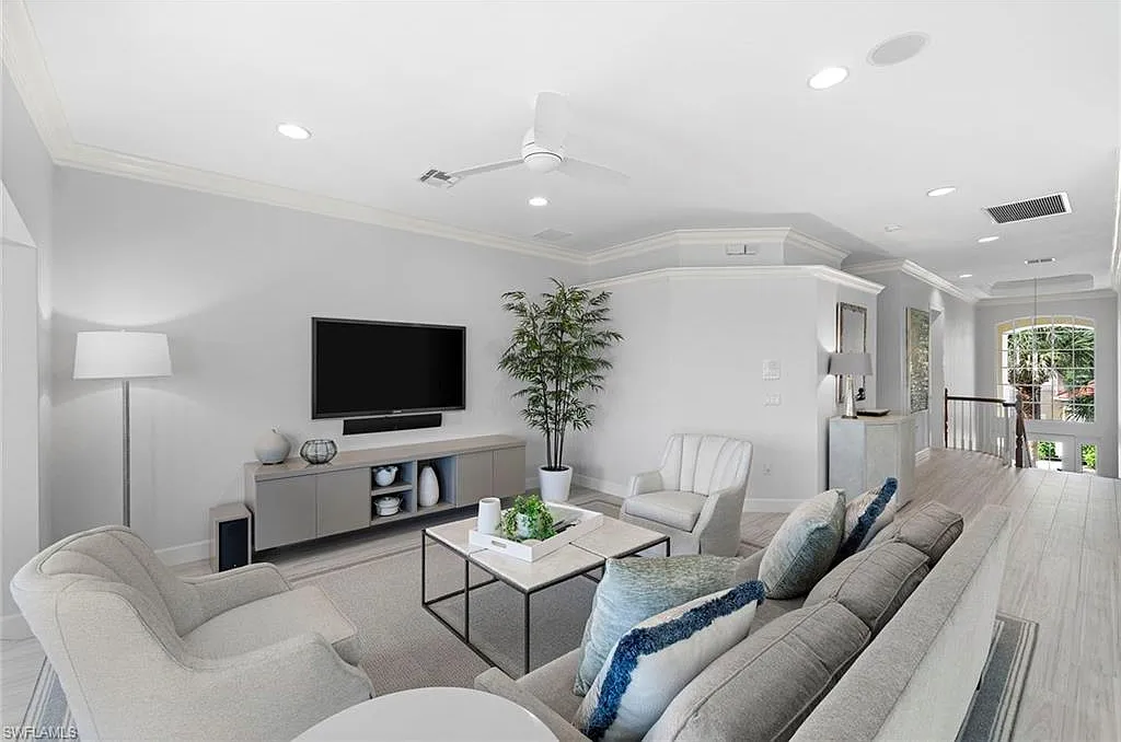 3 bed, 3.0 bath, 2836 sqft, $12,000 — Photo 2