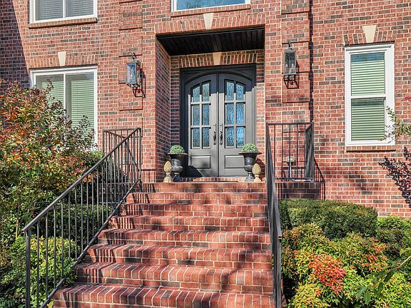2nd image of 2040 Willowmet Ln