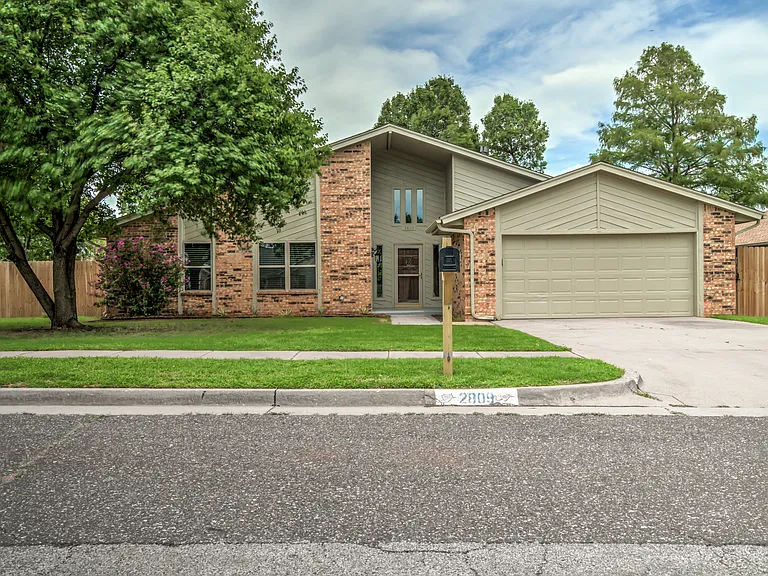 2809 Countrywood Ln — Photo 5