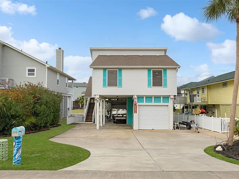 1114 Tiki Dr — Photo 5