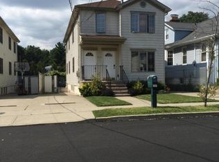 415 Medina St, Staten Island, NY 10306