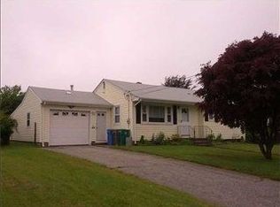 6 Casey Dr, Middletown, RI 02842