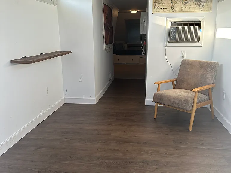 107 W Hill St — Photo 15