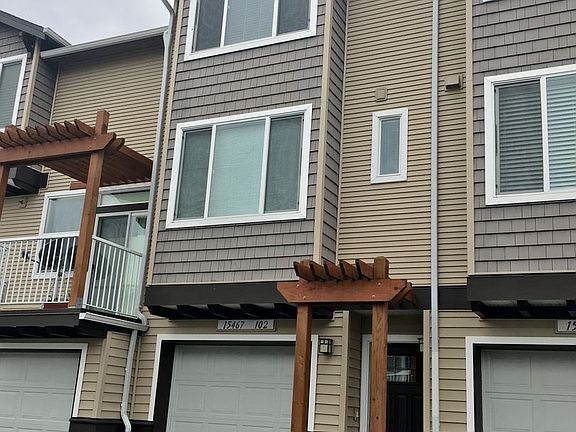 3rd image of 15467 SW Mallard Dr Suite 102