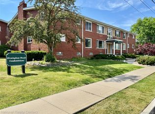 361 N Eton St APT 5, Birmingham, MI 48009