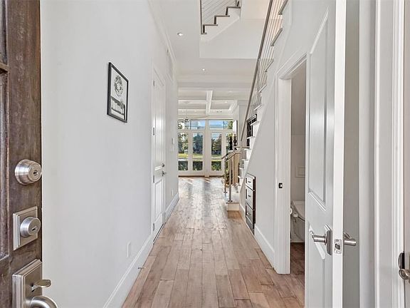 5th image of 1202 King St