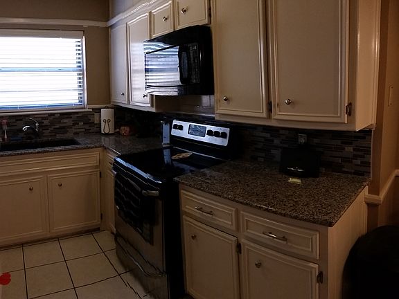 4th image of 9611 Belmont Ave