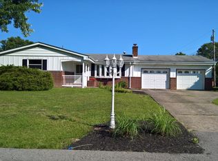 200 Greenwood Dr, Cranberry Township, PA 16066