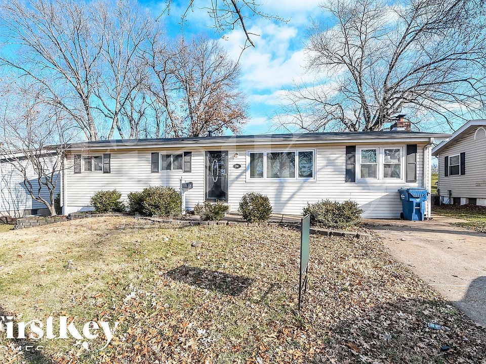 1st image of 1210 Carmona Dr