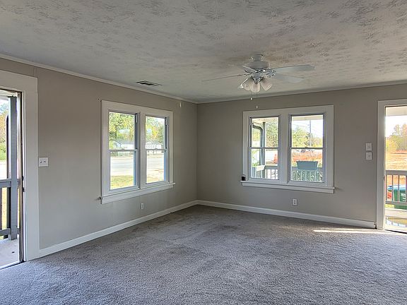 2nd image of 2735 Centerville Hwy