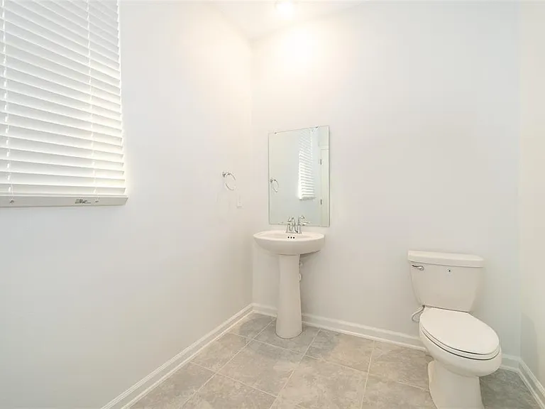 2790 Armstrong Ave — Photo 7