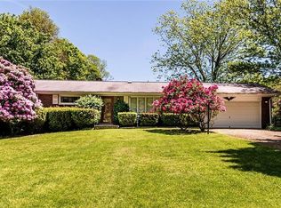 1101 Butternut Ln, Jeannette, PA 15644