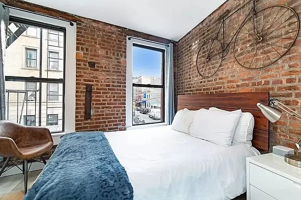 Rented by REAL New York | media 9