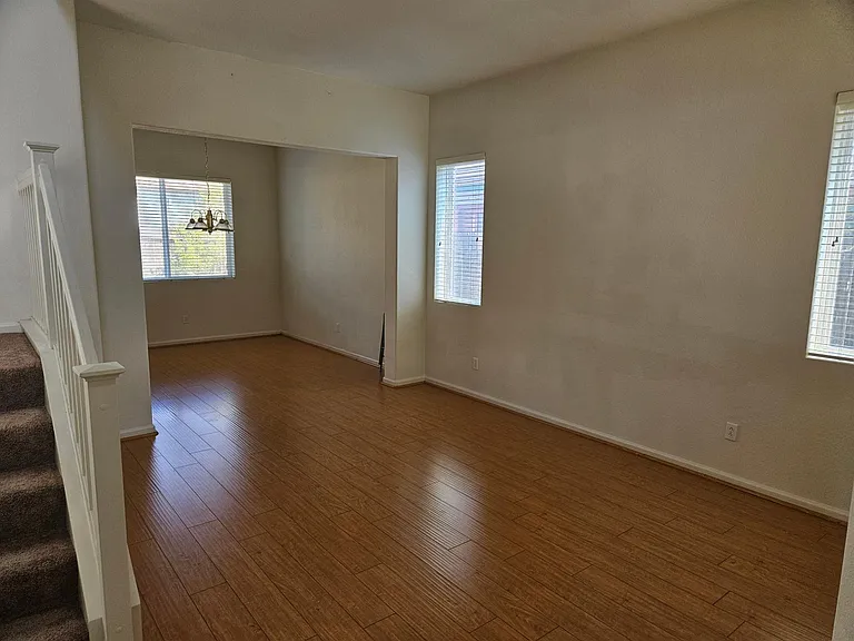 624 Aiello St — Photo 8