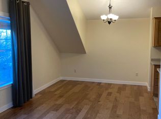 202 1/2 S 1st St, Talent, OR 97540