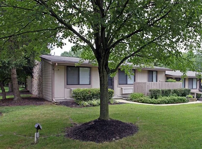 Elmwood Apartments — Photo 21