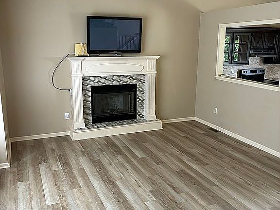 2nd image of 104 Pioneer St
