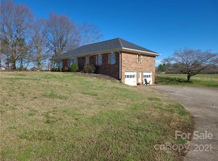 2075 Chase High Rd, Forest City, NC 28043