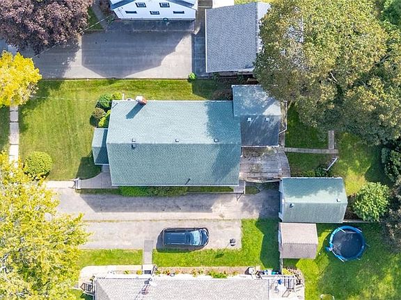 5th image of 86 Forest Ave