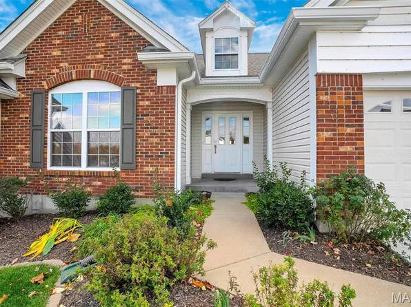 604 Bluffs View Ct, Eureka, MO 63025