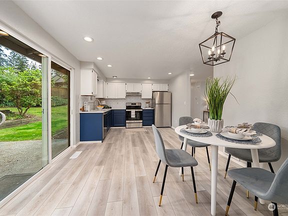 5th image of 4302 Clearwater Court SE