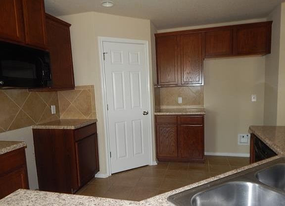 3rd image of 2714 Brighton Park