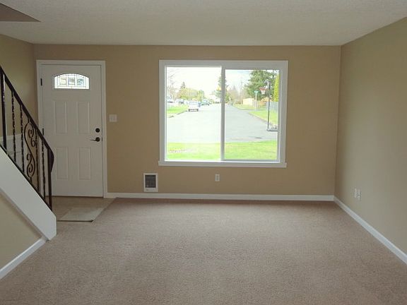 3rd image of 1220 E 50th St