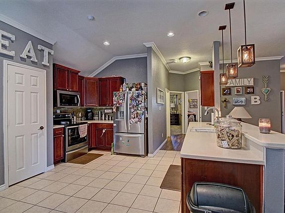 5th image of 901 Dogwood Dr