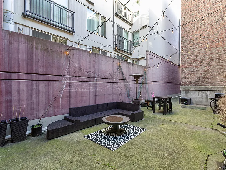 304 Bell St #21 — Photo 14