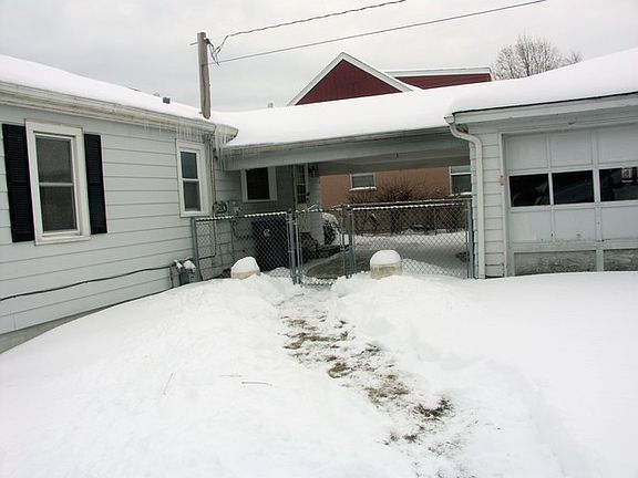 3rd image of 2100 Ezra Ave
