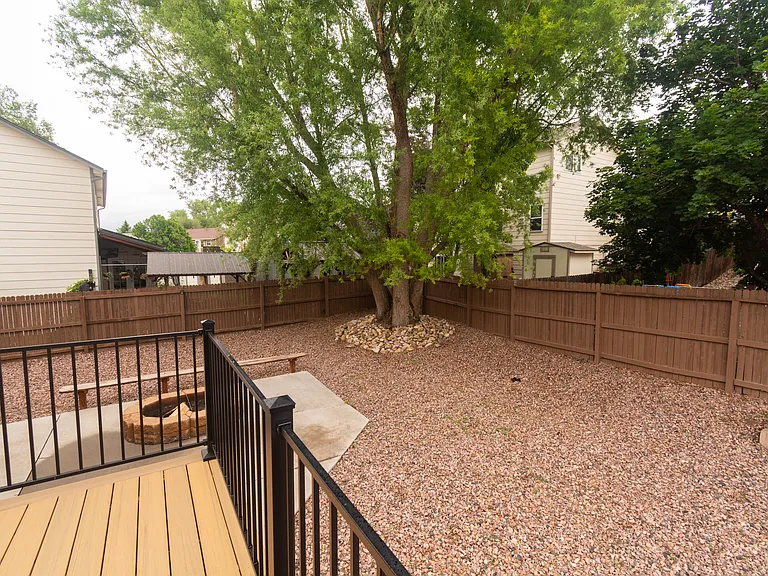 1395 Roseville Dr — Photo 18