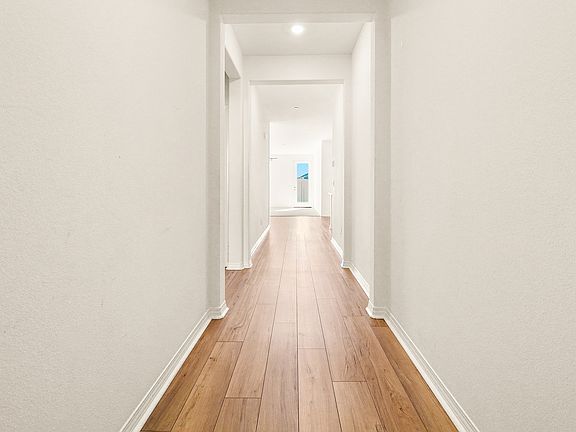 3rd image of 29752 Wolf Glen Ct