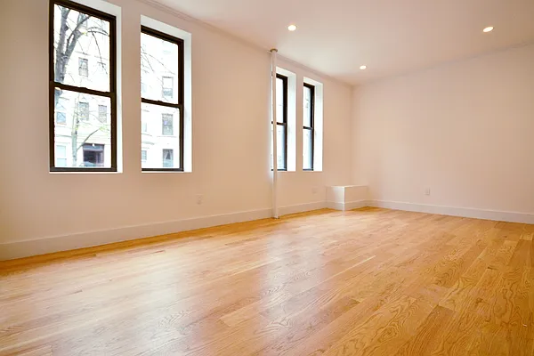 Rented by Bold New York | media 29