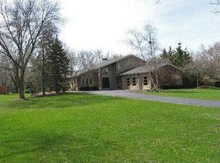 559 Welch Cir, Lake Barrington, IL 60010