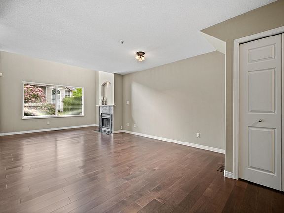 5th image of 1370 Riverwood Gate #32