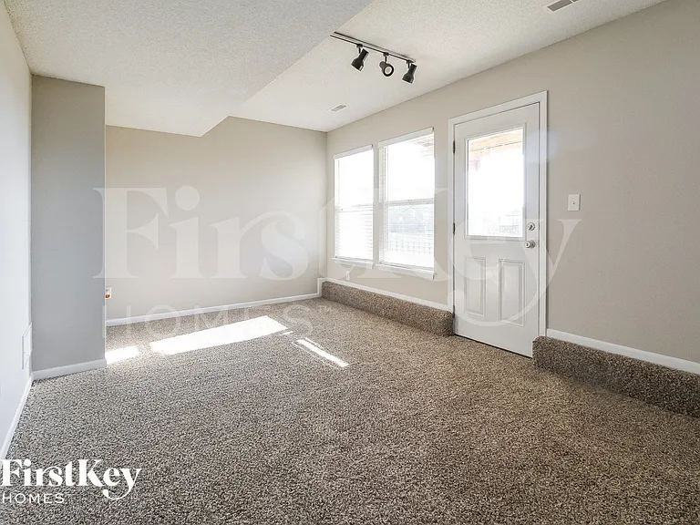 8719 NE 116th St — Photo 10
