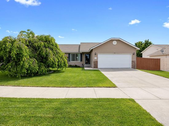 5211 W Paddington Ln, Pasco, WA 99301