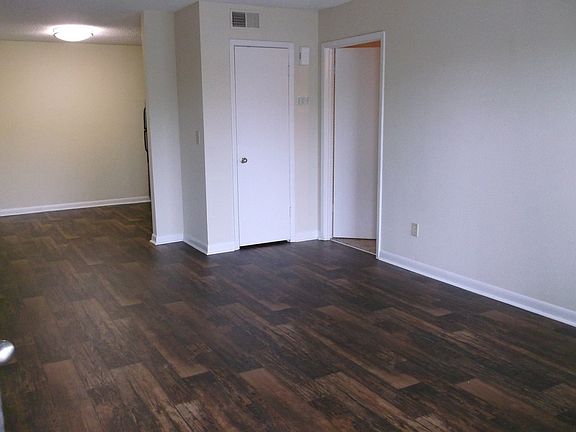 3rd image of 4417 Oakwood Dr APT 1604