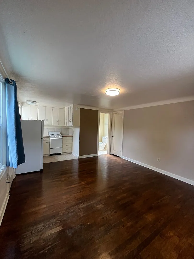 430 W 12th Ave — Photo 3