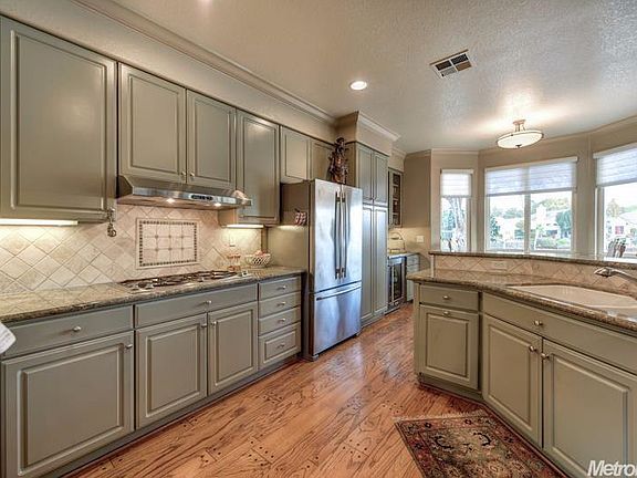 4th image of 3731 Saint Andrews Dr