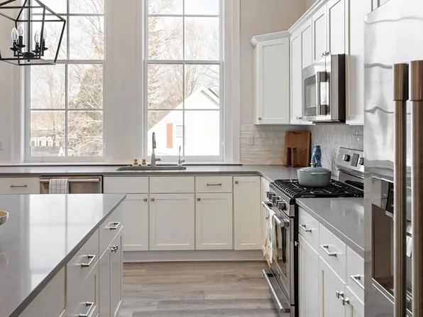 10 Congress St #301, Amesbury, MA 01913