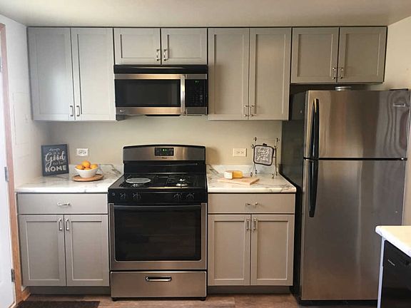 3rd image of 514 Meadow Green Ln