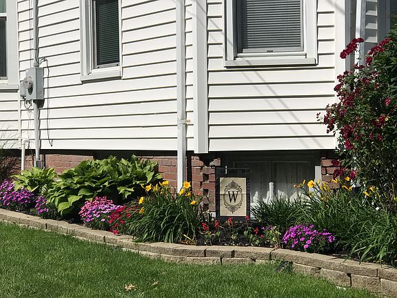 Mature landscaping
East side