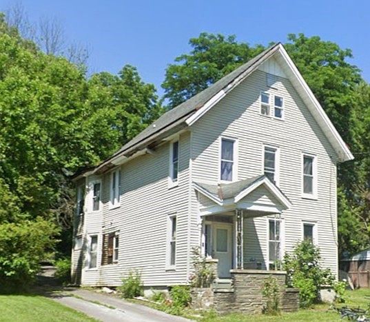 1st image of 137 Caroline St