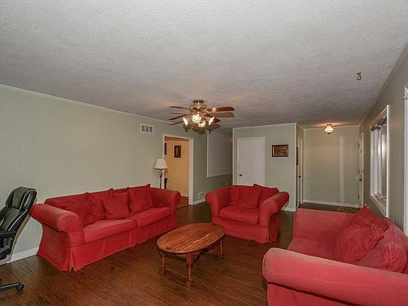 4th image of 573 Rivercrest Dr